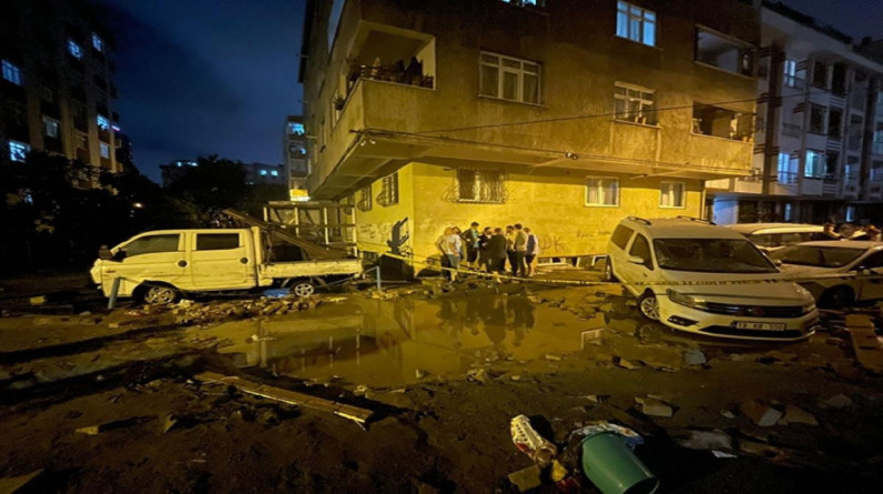 مقتل شخصين جراء فيضانات قوية في إسطنبول