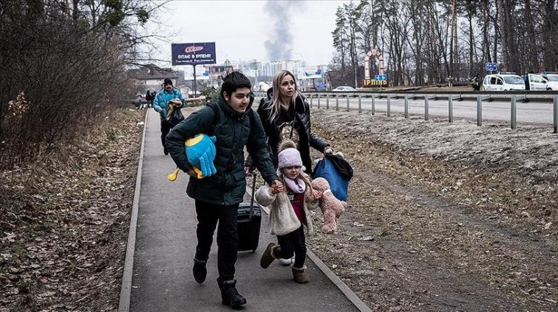 الاتحاد الأوروبي يزعم أنه لا يتعامل بازدواجية مع لاجئي أوكرانيا مقارنة بسوريا