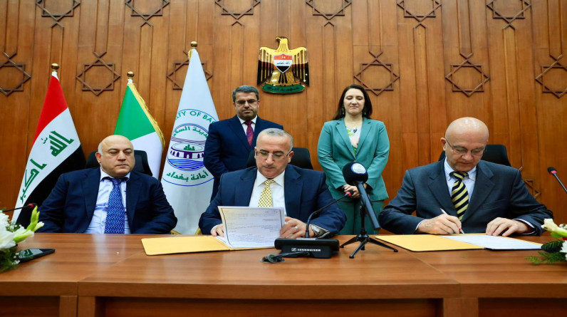 أمانة بغداد توقع عقد أكبر مشروع للصرف الصحي بمدينة بغداد مع شركتين إيطاليتين