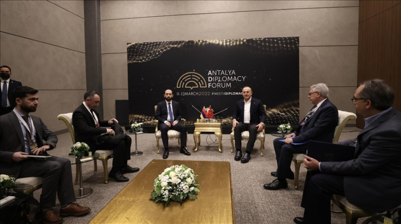 تشاووش أوغلو يواصل لقاءاته الثنائية في منتدى أنطاليا الدبلوماسي
