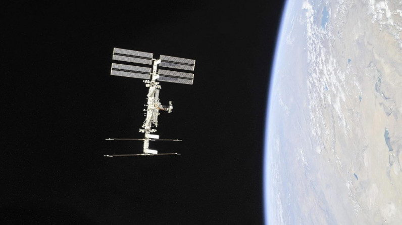 روسيا تحذر من أن العقوبات يمكن أن تؤدي إلى سقوط محطة الفضاء الدولية