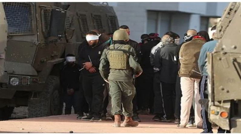 جيش الاحتلال يعلن اعتقال 500 فلسطيني من محيط مستشفى الشفاء