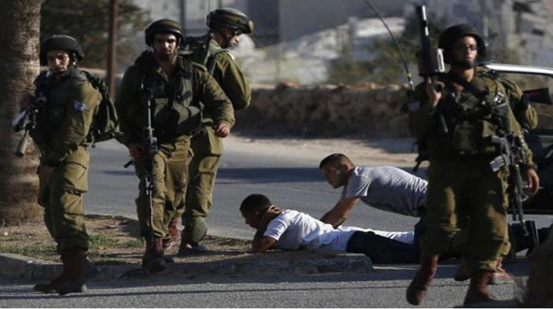 قوات الاحتلال تعتقل شابين فلسطينيين من قرية عنزة جنوب جنين
