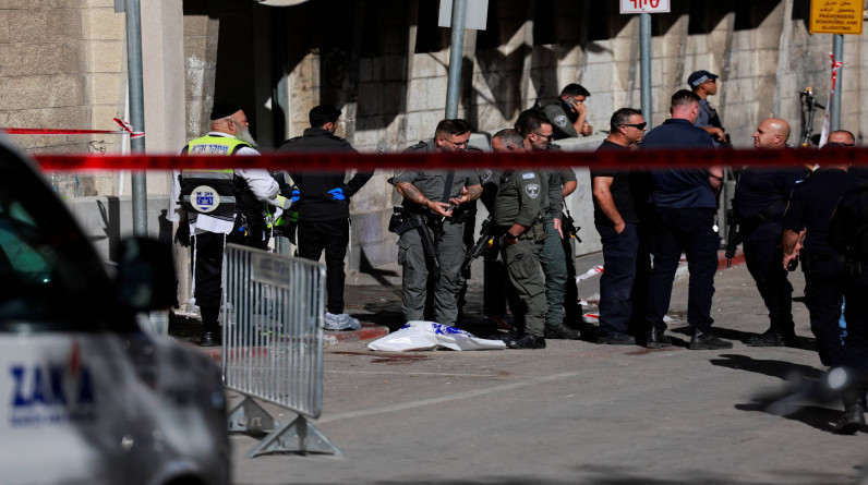 إصابة مجندة وحارس أمن إسرائيليين بعملية طعن جنوب القدس