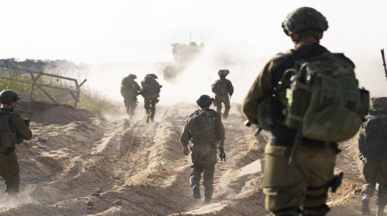 صحيفة عبرية: إصابة 11 جنديا إسرائيليا في شمال غزة