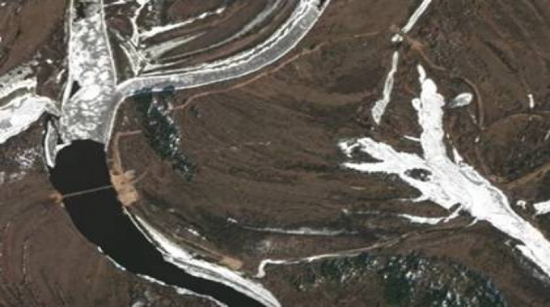 صور فضائية تكشف عن جسر بوتين السري ..تفاصيل غامضة وسرية وخطة عسكرية لمباغتة أوكرانيا