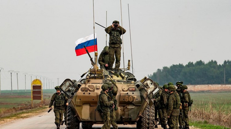 أوكرانيا تتهم روسيا بالهجوم على قرية.. هل بدأت الحرب؟