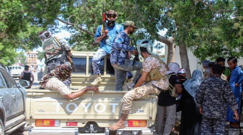 لجنة لتوحيد قوات الشرعية اليمنية... وتخطي الأجندات المتضاربة