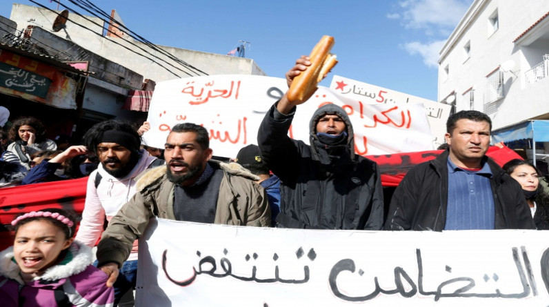 ثلث مواطني تونس يعانون من الفقر