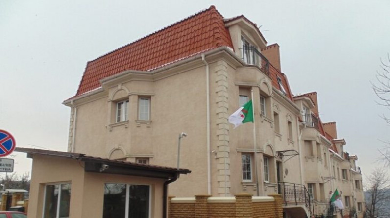 سفارة الجزائر في العاصمة الأوكرانية تعلق كافة مصالحها وخدماتها
