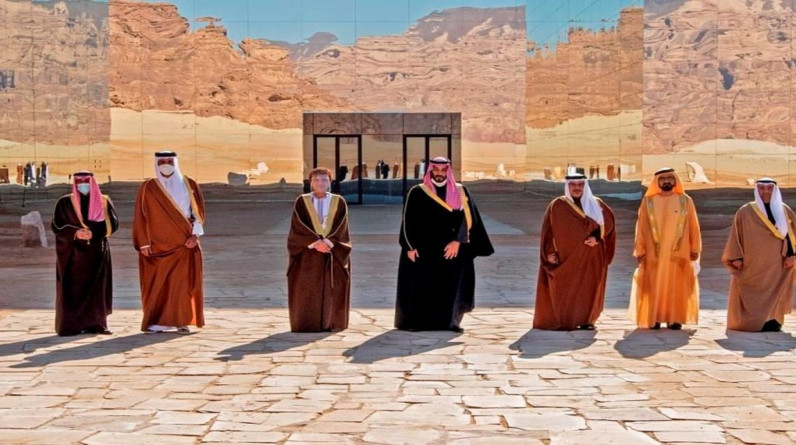 إيكونوميست: الشرق الأوسط يبدأ فصلا جديدا بفرص ومخاطر مختلفة.. ما دور الخليج؟