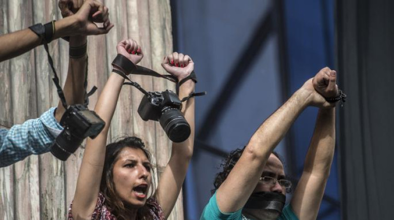 إحالة 3 صحافيات في "مدى مصر" إلى المحاكمة