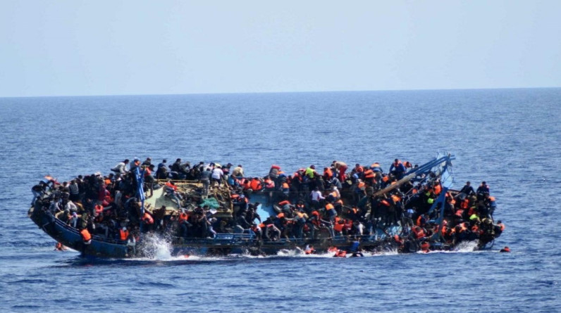 فقدان 300 مهاجر غير نظامي بالقرب من جزر الكناري الإسبانية