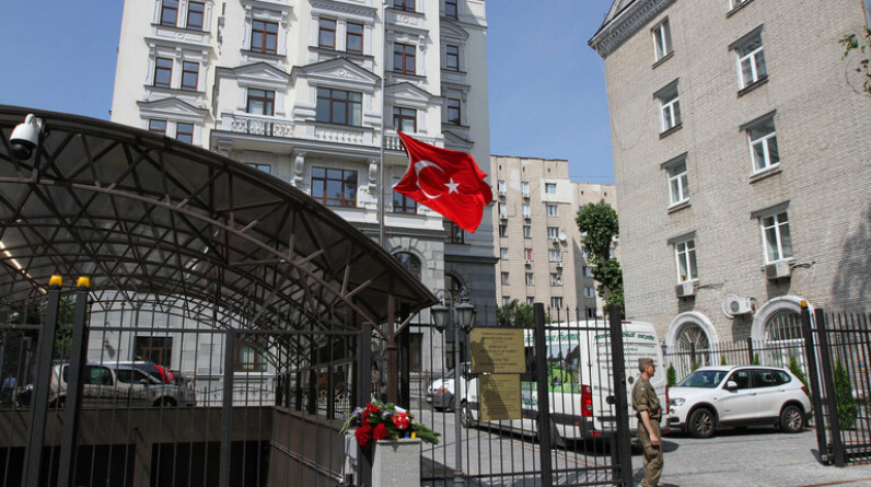 السفارة التركية تعود إلى كييف