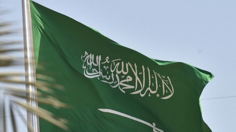 الخارجية السعودية تعلن عودة سفير المملكة إلى لبنان