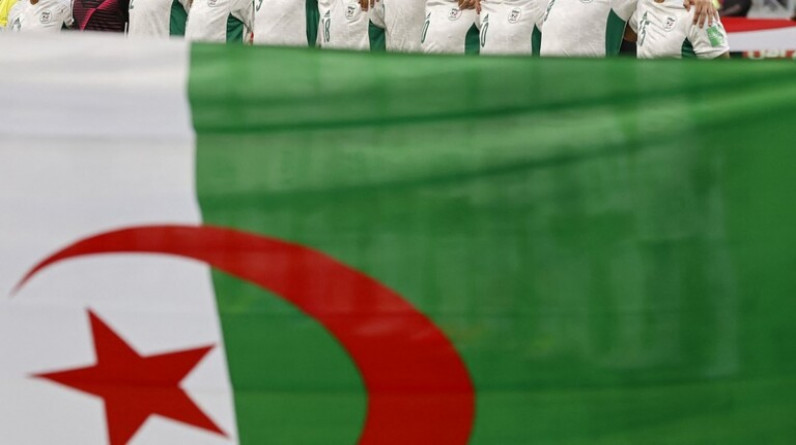 الجزائر.. السجن 3 سنوات لمواطن بتهمة الإساءة للنبي محمد