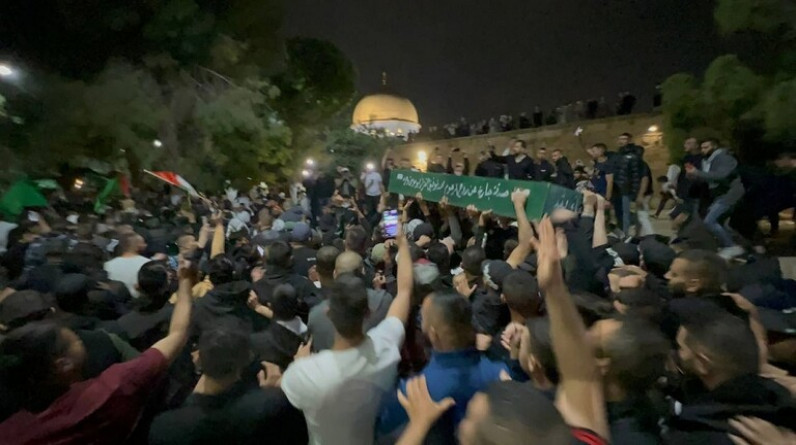 إصابة 9 أشخاص في مواجهات مع قوات الاحتلال في القدس