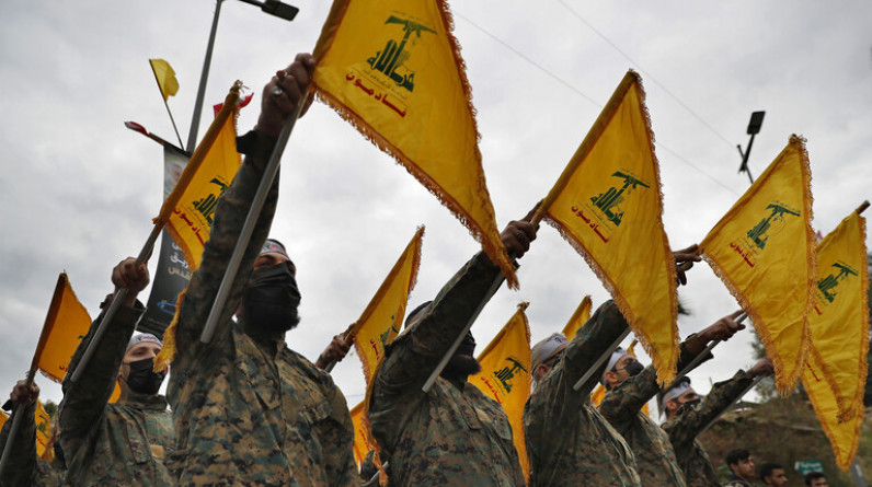 تزامنا مع فوزه بالانتخابات.."حزب الله" يطلق تصريحات شديدة اللهجة لـ"خصومه" بخصوص سلاحه وإسرائيل