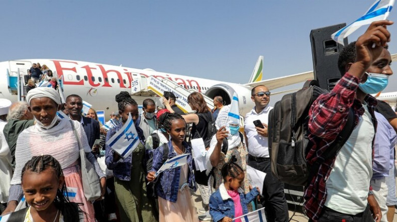 وصول 181 من يهود إثيوبيا إلى إسرائيل للإستيطان