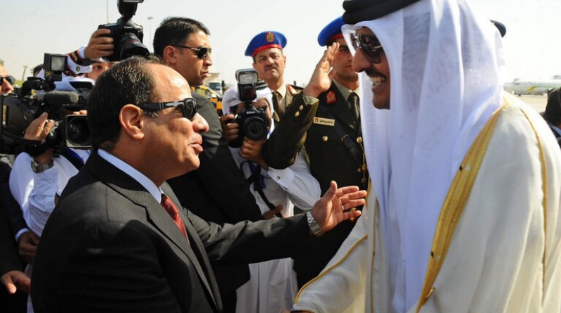 الدوحة تعلن زيارة أمير قطر لمصر ومصدر يكشف تفاصيل لقائه مع السيسي