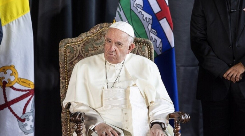 صحف عالمية تتحدث عن صحة البابا فرنسيس بعد زيارته إلى كندا