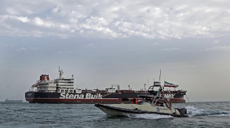 الحرس الثوري الإيراني يحذر: دول في المنطقة ستدفع كلفة سلوكها وتعاونها مع إسرائيل