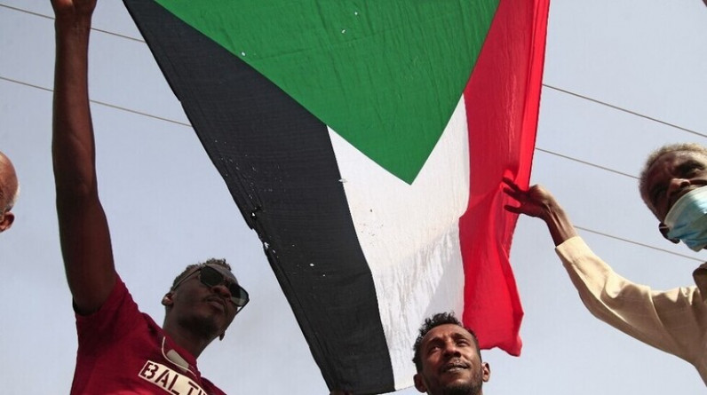 السودان.. آلاف الجثث المتعفنة تثير أزمة سياسية وأخلاقية وبيئيه في الخرطوم