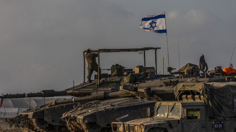 صحيفة عبرية: الجيش والموساد يصدقان على خطط لاستهداف قلب إيران
