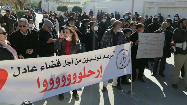 القضاة في تونس يقررون تمديد الإضراب لأسبوع ثالث