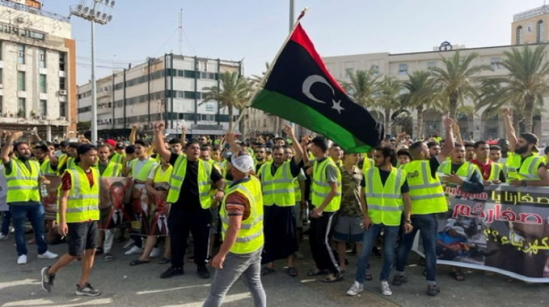 تجدد الاحتجاجات الشعبية بعدة مناطق في ليبيا
