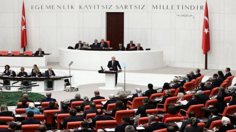 تركيا.. العدالة والتنمية والحركة القومية يقدمان مشروع قرار لخفض العتبة الانتخابية
