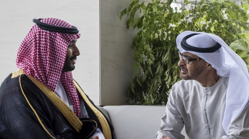 فورين بوليسي: صراعات هادئة تخوضها السعودية والإمارات على قيادة العالم العربي
