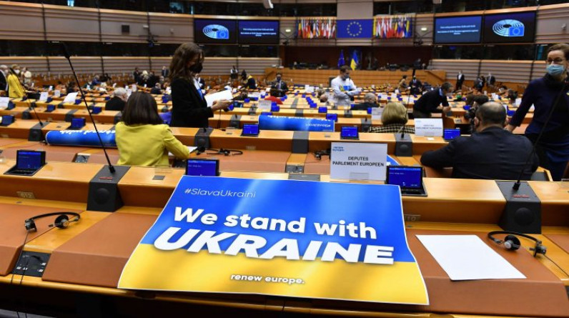 البرلمان الأوروبي يتبنى قرار ترشيح أوكرانيا لعضوية الاتحاد