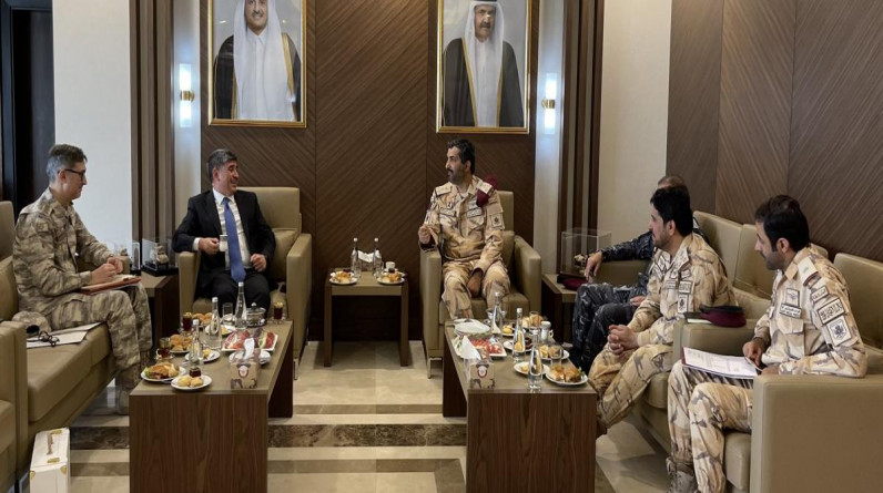 مباحثات لتعزيز التعاون العسكري بين قطر وتركيا