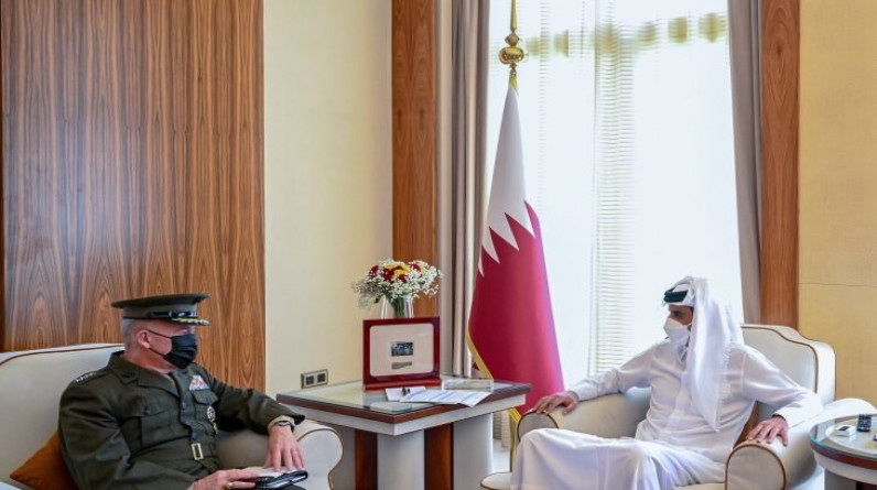 أمير قطر يناقش مع قائد القيادة الأمريكية تطورات الأوضاع في المنطقة