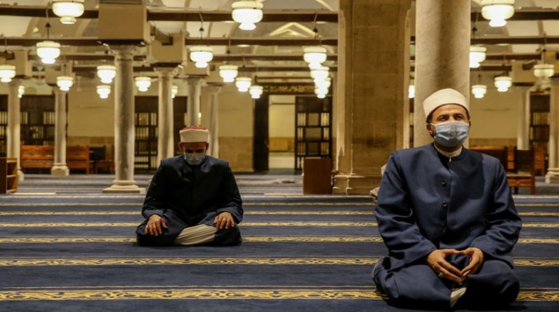 الأوقاف المصرية تحدد صلاة التراويح في رمضان بنصف ساعة