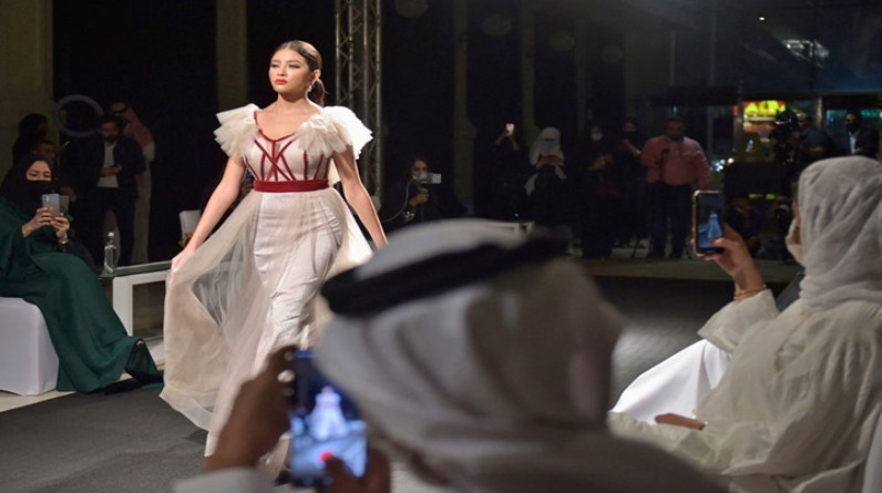 الرياض تستضيف لأول مرة عرضا عالميا للأزياء