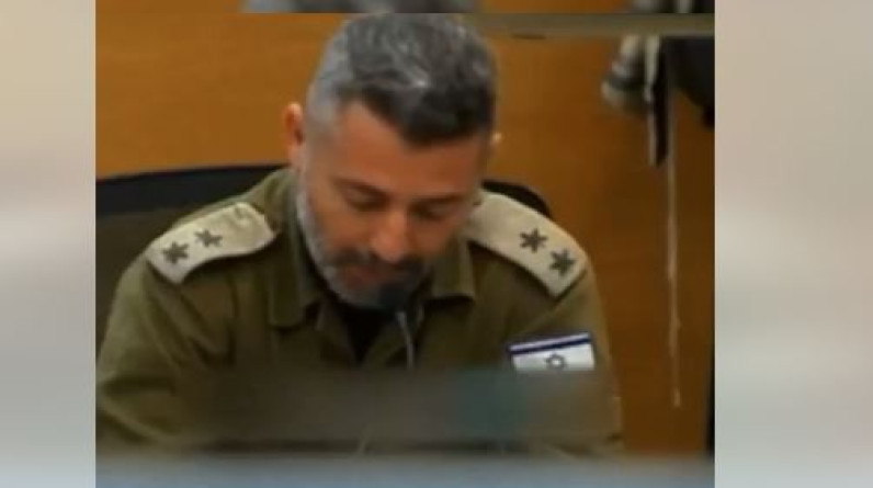 بكاء جنرال اسرائيلي خلال روايته لمدى الألم بعد مشاهدته جثث الجنود الإسرائيليين المكدسة فوق بعضها (فيديو)
