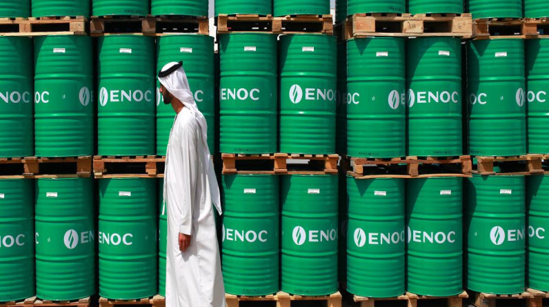 الإمارات تدعم زيادة إنتاج النفط الخام