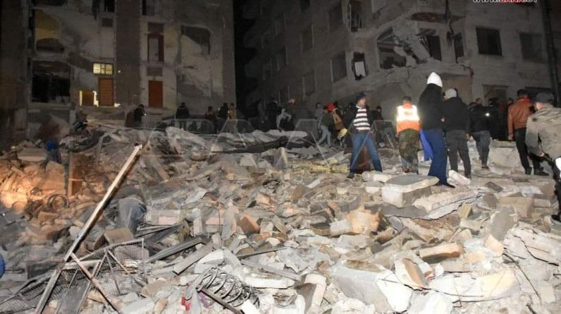 قتلى وجرحى وانهيار عشرات المباني في سوريا جراء زلزال تركيا