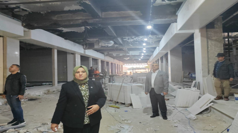 مدير شركة الأسواق المركزية تزور سوق الرشيد ببغداد وتتابع سير تنفيذ العمل فيه.. صور