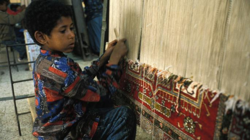 أطفال مصر... الأكثر ضعفاً إلى العمل