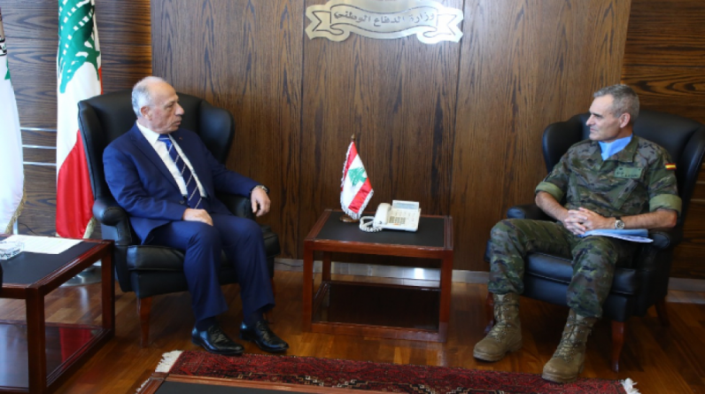 وزير الدفاع اللبناني: لا نرى جهدا دوليا لمنع استباحة "إسرائيل" لسيادتنا