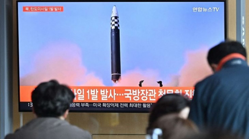 كوريا الشمالية تطلق دفعة من الصواريخ البالستية