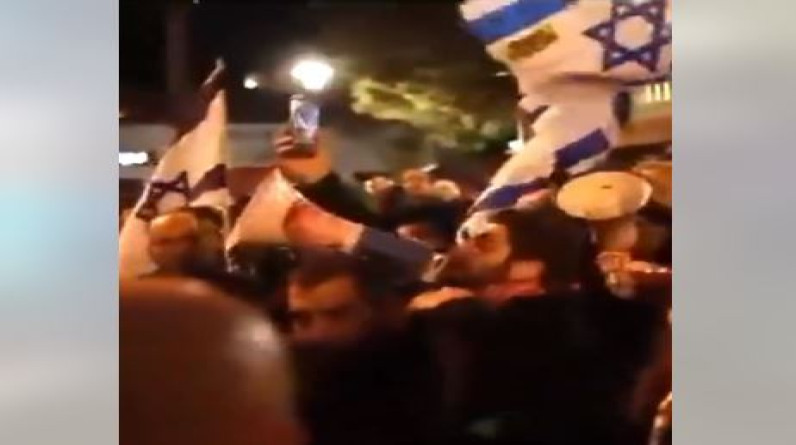 مظاهرات كبيرة في تل أبيب تطالب باسقاط حكومة نتنياهو وإعادة الأسرى (فيديو)