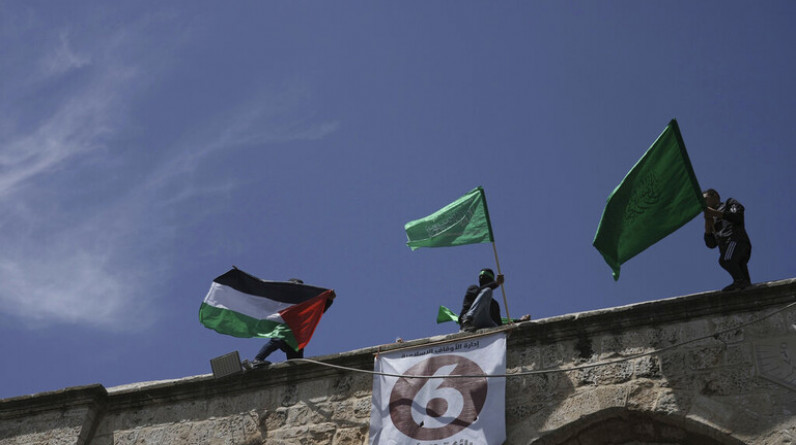 "حماس": إسرائيل طلبت التوسط لتهدئة الشارع الفلسطيني