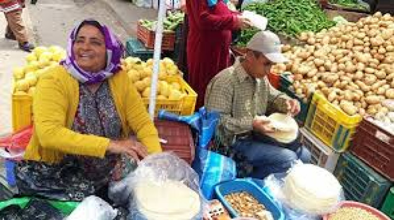 تونس.. الأزمة الاقتصادية تخيم على الأسواق بأول أيام رمضان