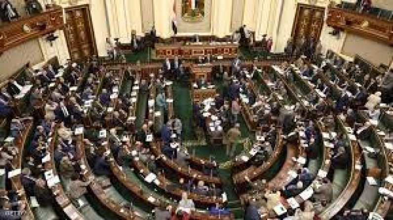 مصر.. البرلمان يوافق نهائيا على تغليظ عقوبات الهجرة السرية