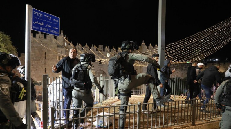 اجتماع عربي يدين الاعتداءات الإسرائيلية بحق المصلين في المسجد الأقصى