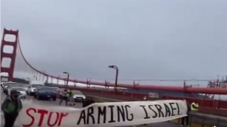 متظاهرون يغلقون جسر غولدن غيت في خليج سان فرانسيسكو بسبب تسلح إسرائيل ضد غزة (فيديو)